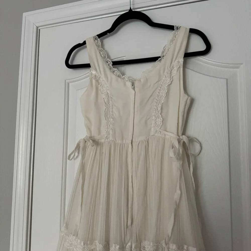 Gunne Sax Vintage Prairie Wedding Dress - Picture 2 of 8